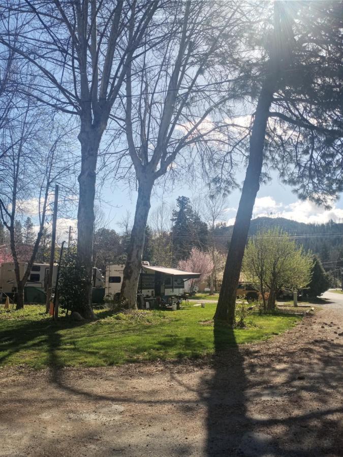 Bigfoot Rv & Cabins Park Happy Camp Exterior foto